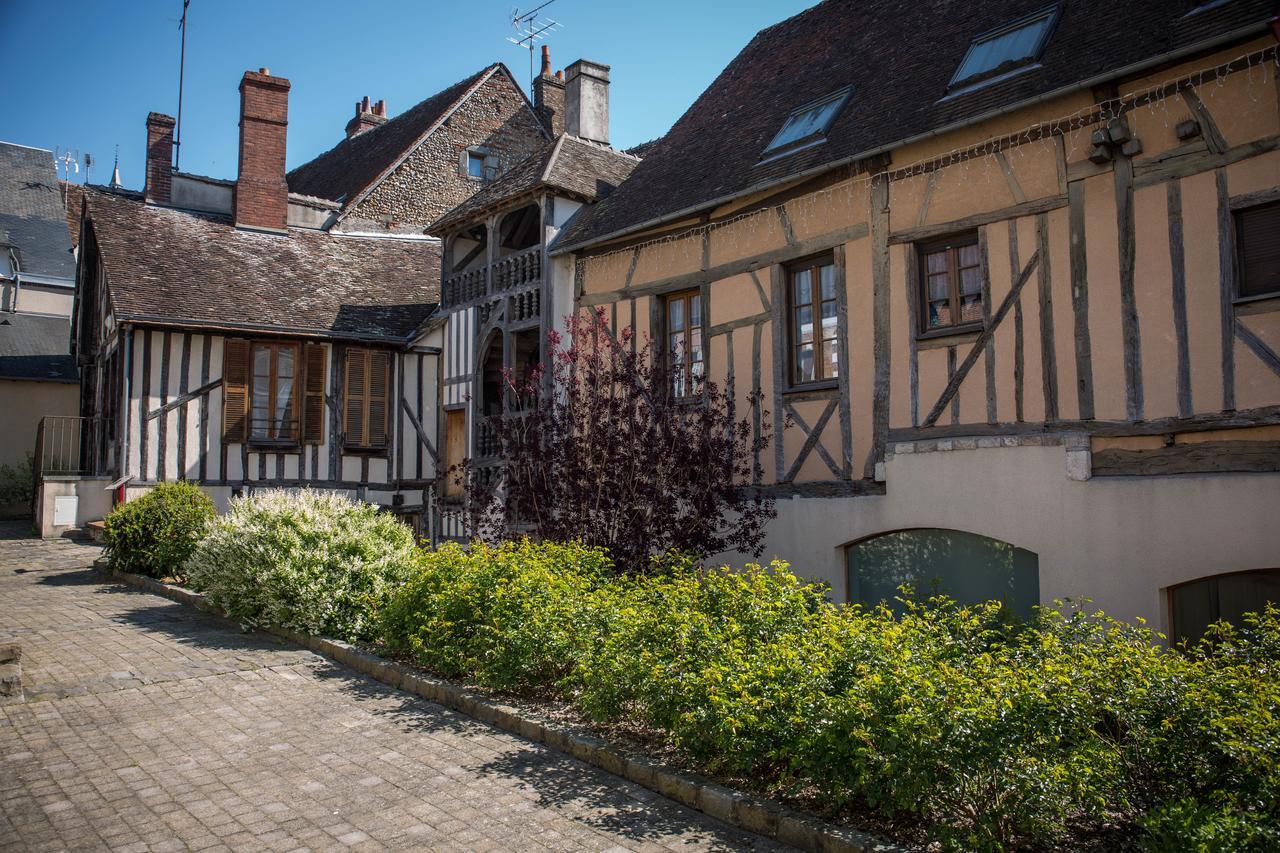 Le Sauvage Hotell Château-Renard Eksteriør bilde