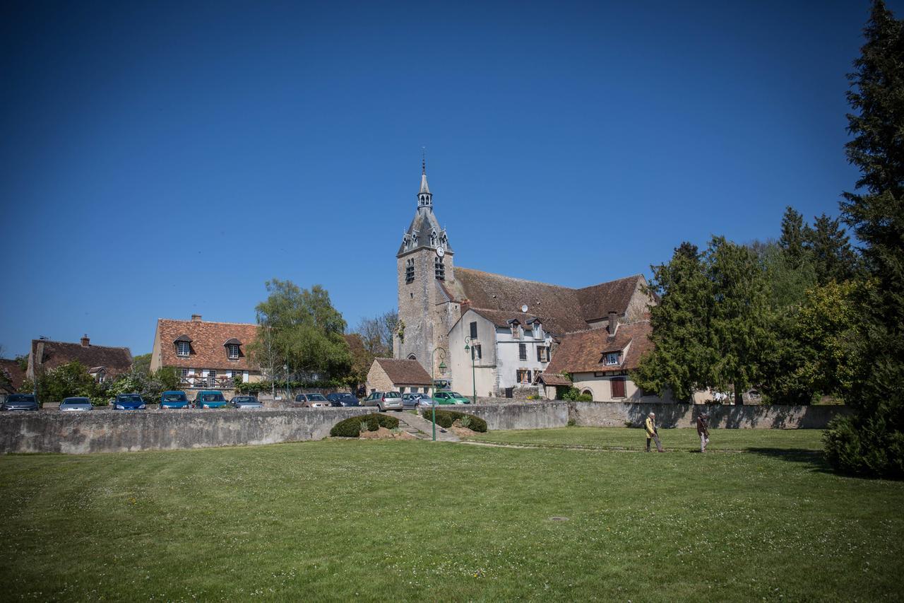 Le Sauvage Hotell Château-Renard Eksteriør bilde